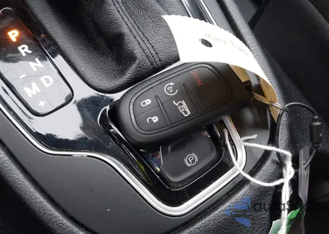 2023 Jeep Cherokee Altitude Lux 4X4 from USA, damaged, VIN 1C4PJMMB5PD115310